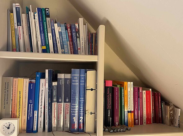Fachbücher zur Psychotherapie als Grundlage für die wissenschaftliche Anerkennung der Hypnotherapie